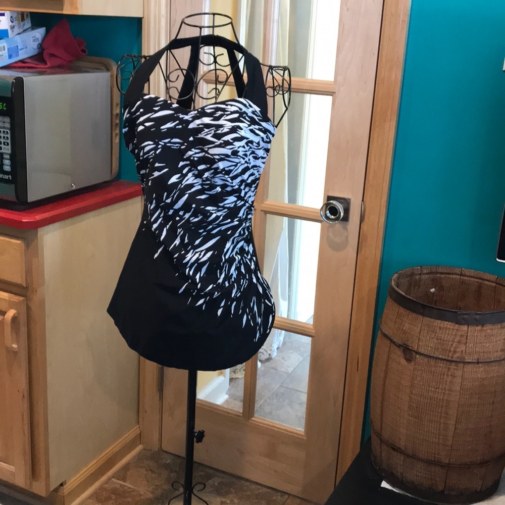 Lands end swimsuit nwts sz 12